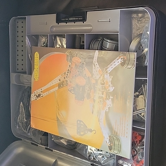 Erector Set - Picture 2 of 4